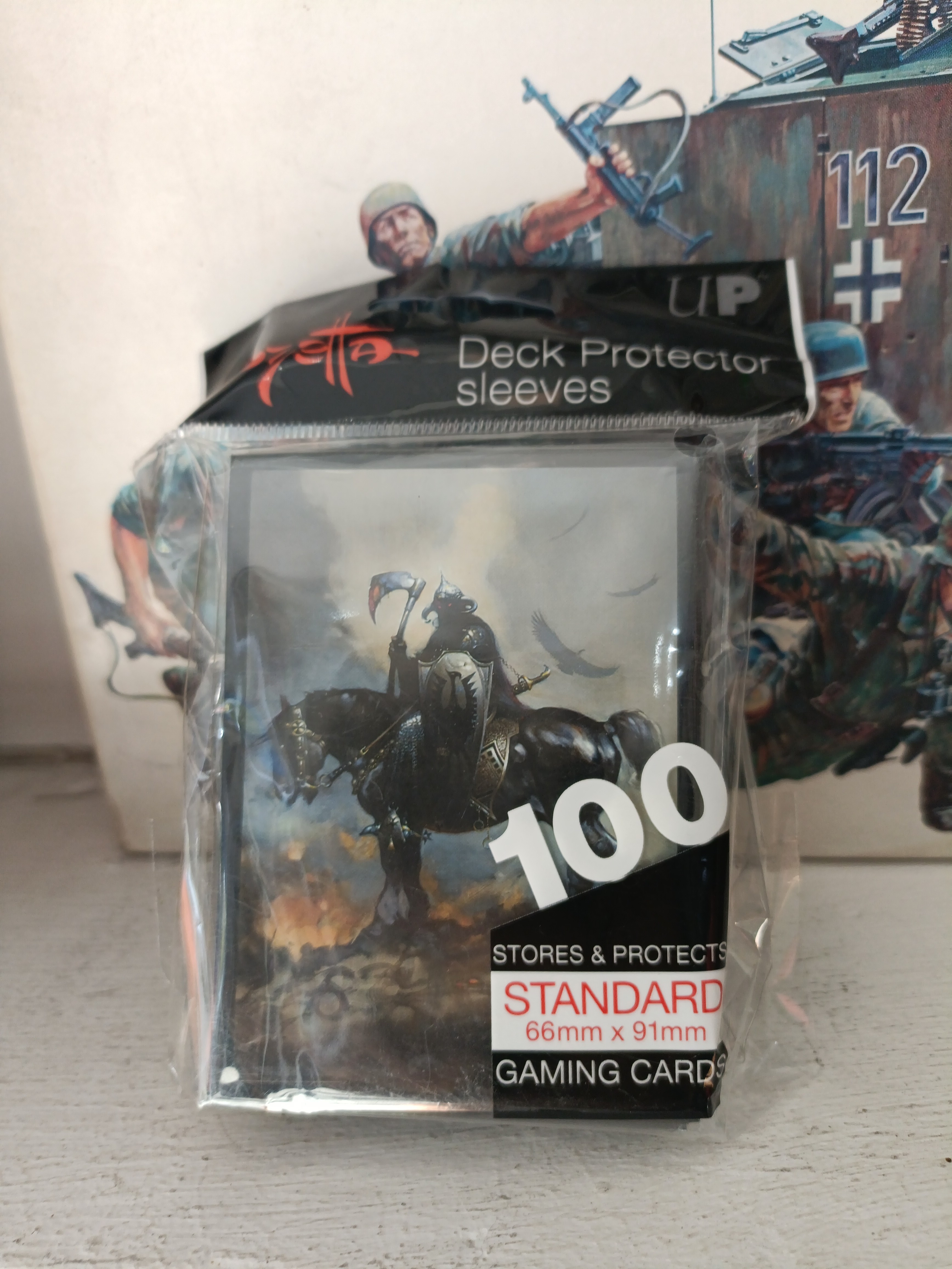 Deck Protectors: death dealer (100ct.)