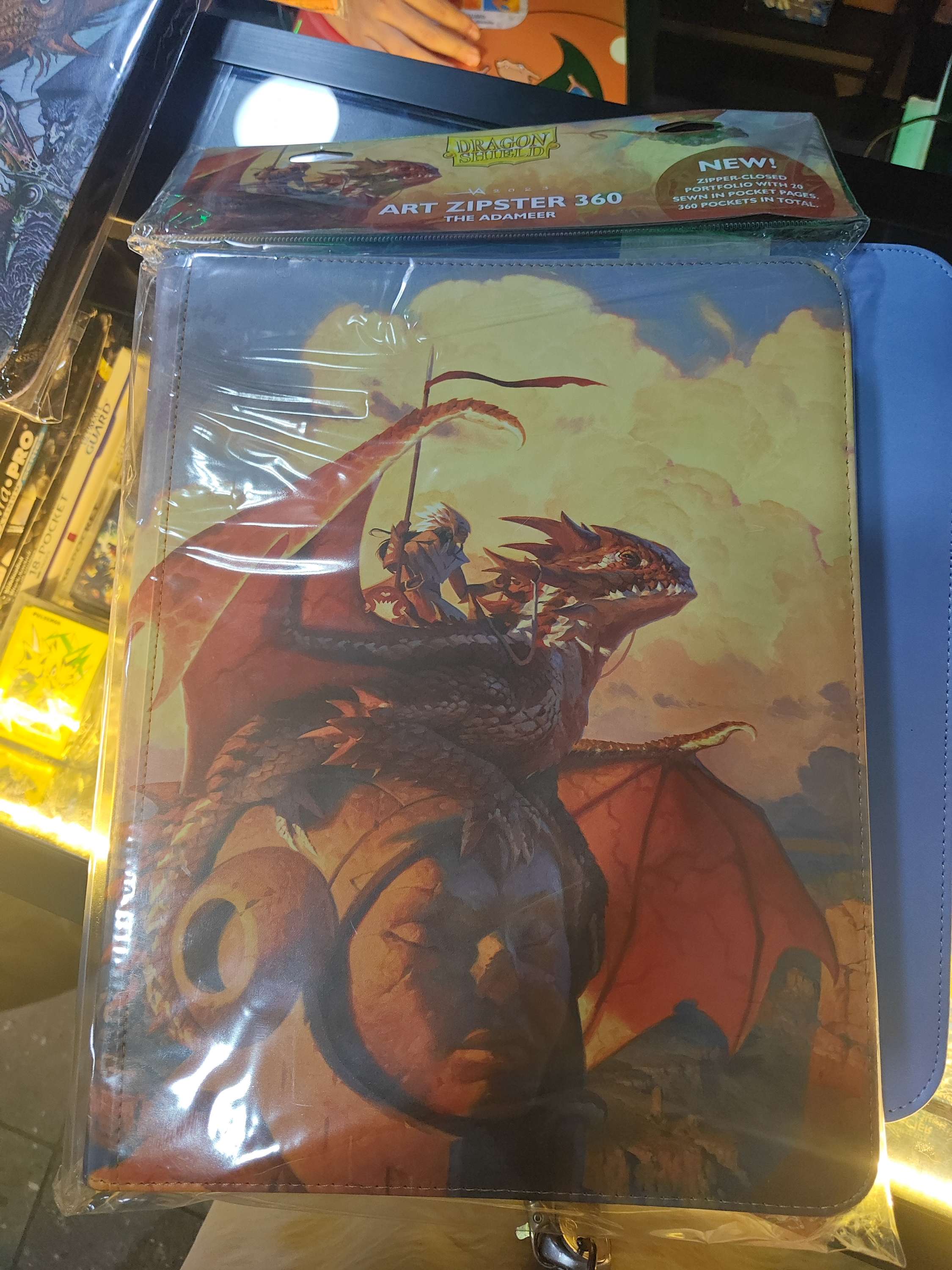 dragón shield Art zipster 360 binder