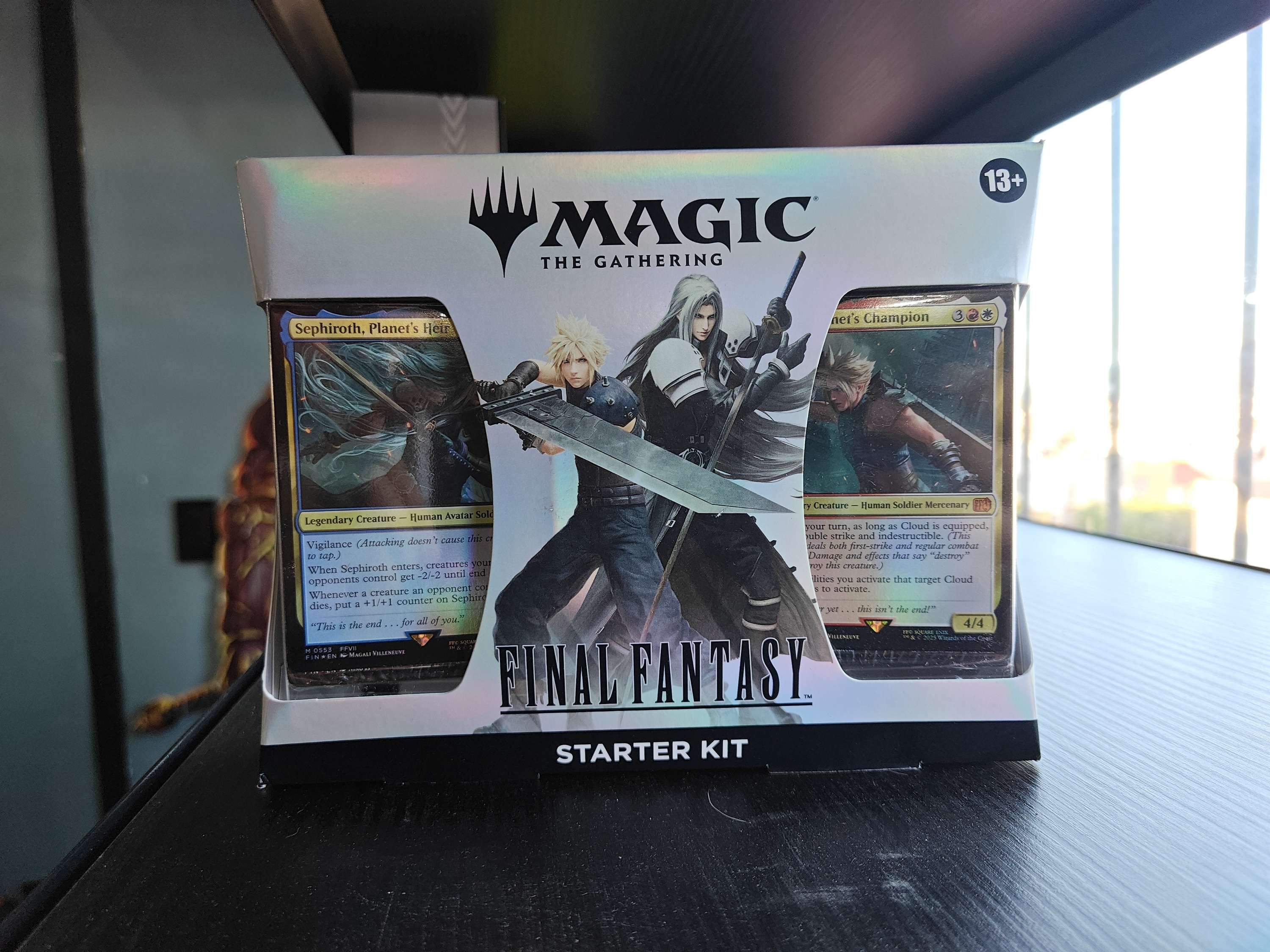 MTG Universes Beyond- Final 
Fantasy starter Deck Display